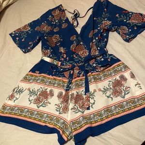 trixxi blue floral romper S